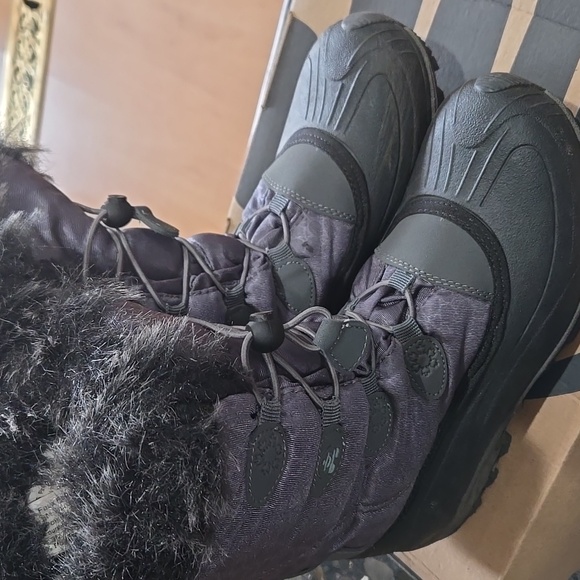 Women's Kamik Charcoal Fur-Lined Winter Boots - Picture 6 of 7